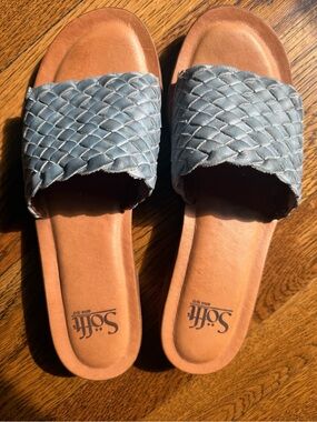 SOFFT Blue Braided Leather Sandals - Women’s Size 9